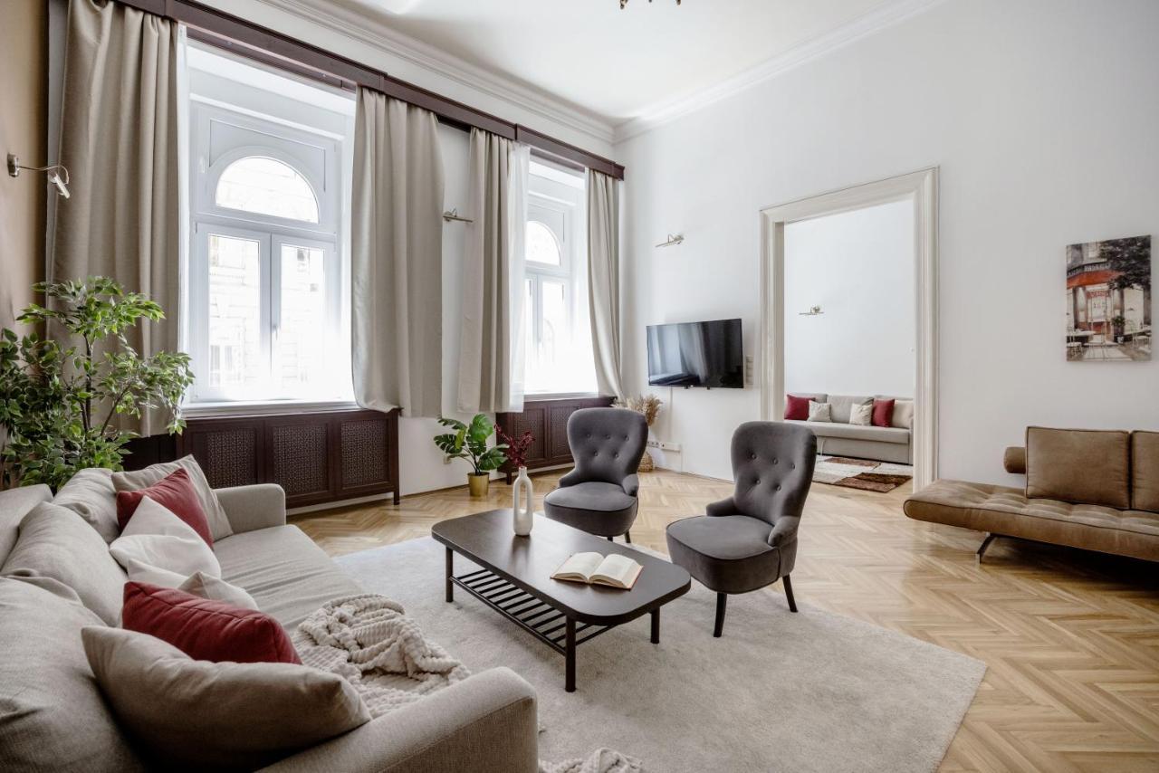 Luxe, Historic Home Downtown Landmarks 19 Century Budapest Eksteriør bilde