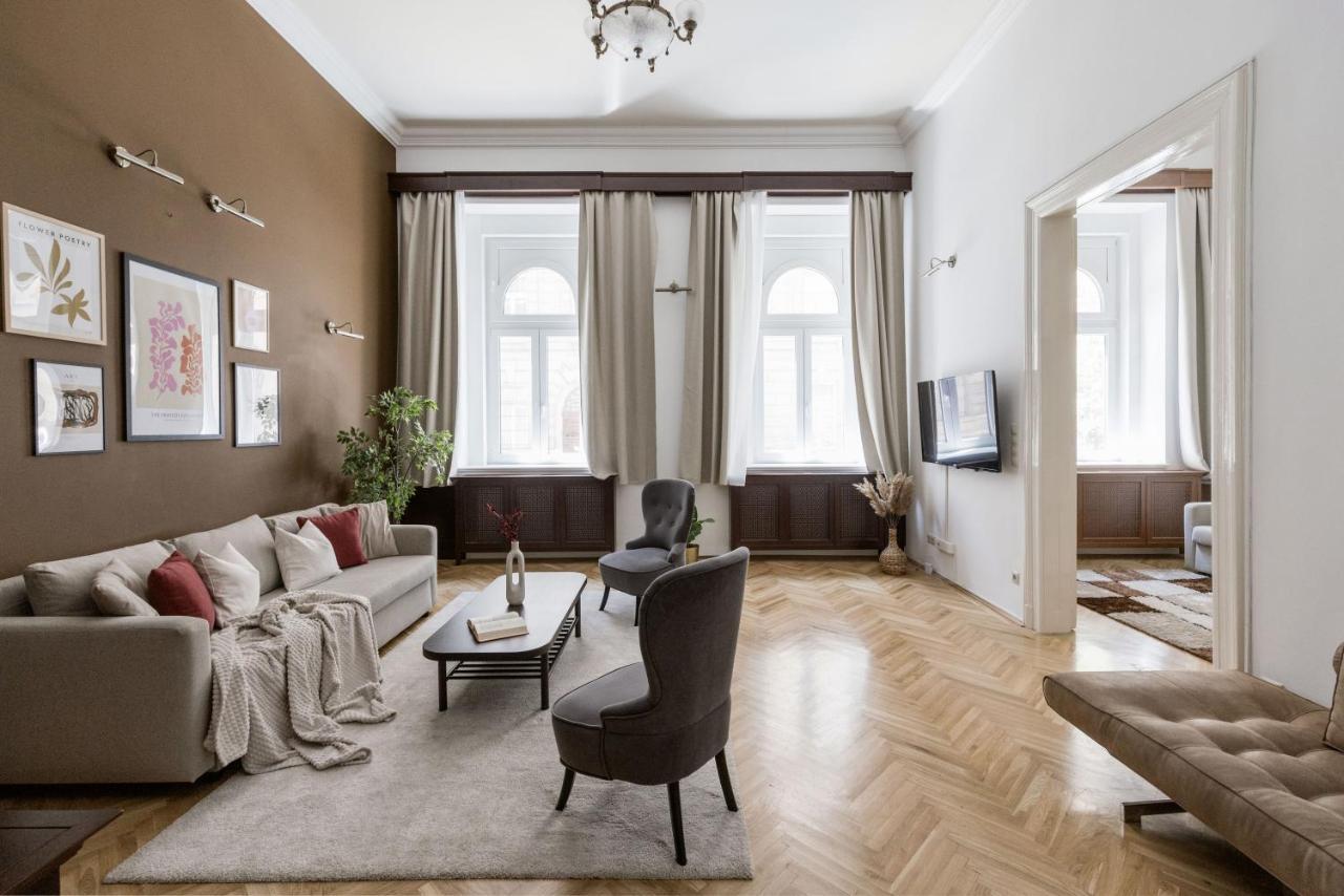 Luxe, Historic Home Downtown Landmarks 19 Century Budapest Eksteriør bilde
