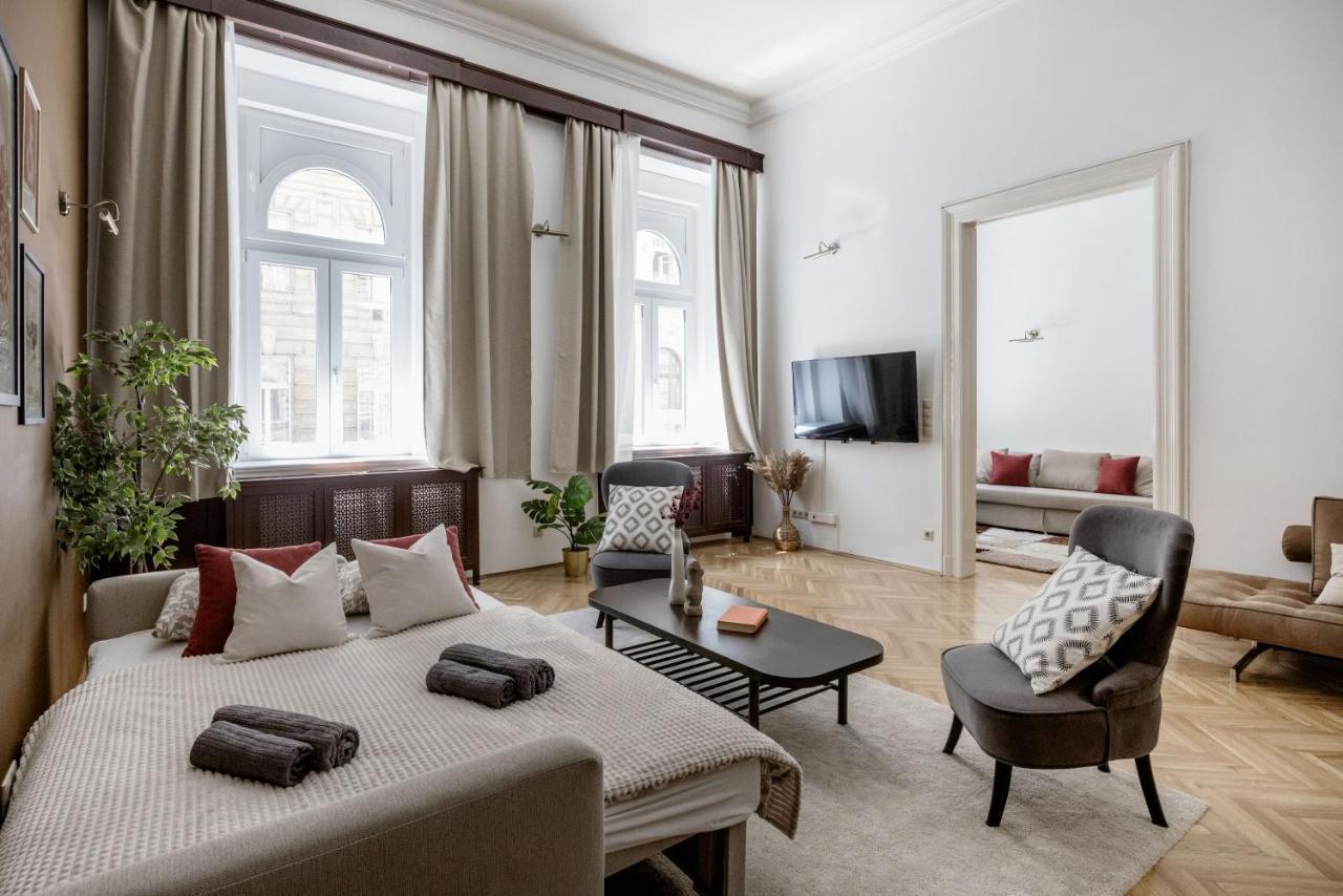 Luxe, Historic Home Downtown Landmarks 19 Century Budapest Eksteriør bilde